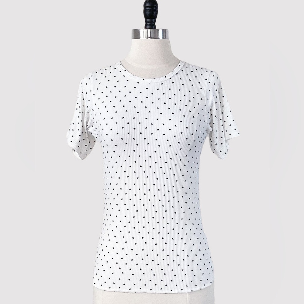 Mini Heart Print Ribbed Knit Crewneck Tee in White with Black Print, NWT